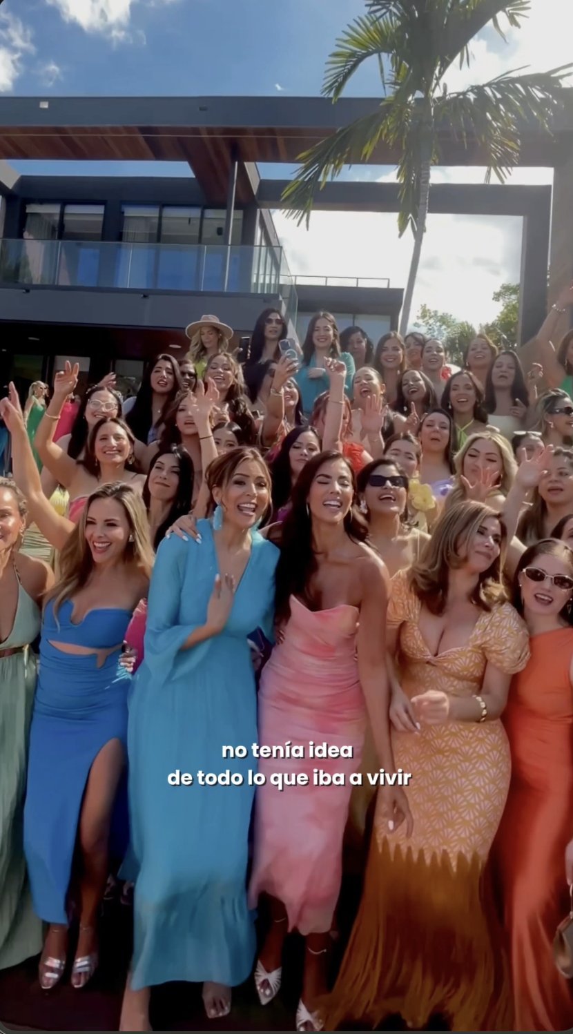 Equipo The Revolution en un evento